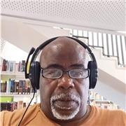 Professeur donne des cours particuliers aux étudiants
